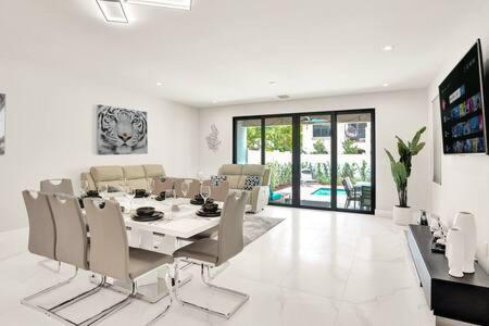 New 4Br W Pool Walk To Las Olas 5Mins To Beach Villa Fort Lauderdale Kültér fotó